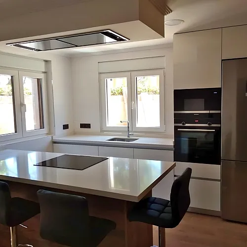 White kitchen, gloss or matt?