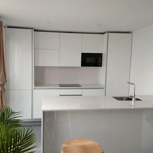 Kitchens for holiday homes: key considerations for designing a functional, durable and attractive sp